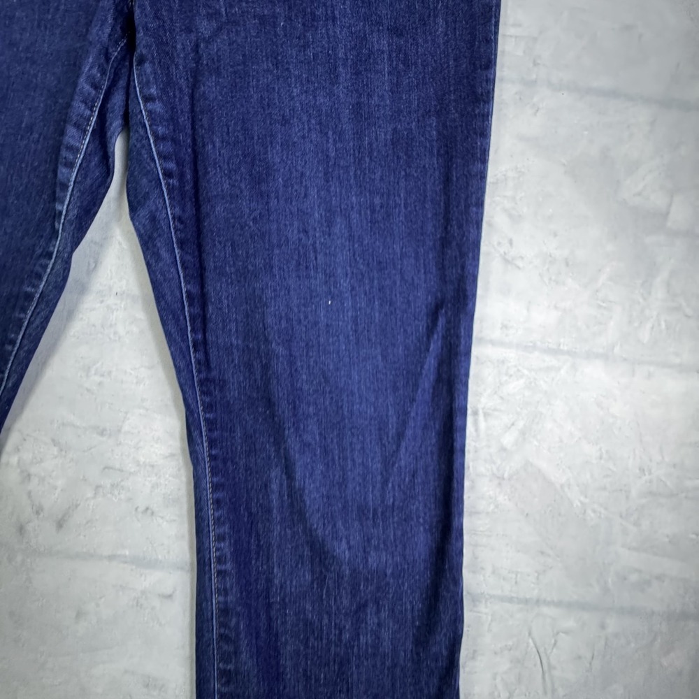St. John's Bay Straight Leg Jeans Womens Blue Denim Mid Rise Stretch Comfort‎ 16 - Picture 9 of 16